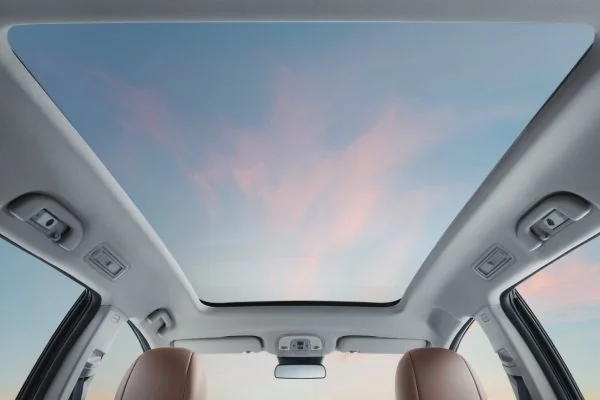 BYD M6 - Slide 6